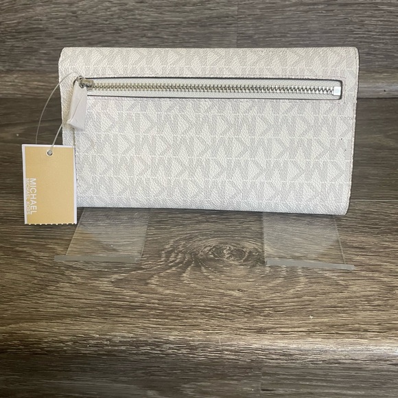 Michael Kors Trifold Wallet - Picture 3 of 15